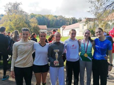 Kros občinskih reprezentanc na Ravnah (12)